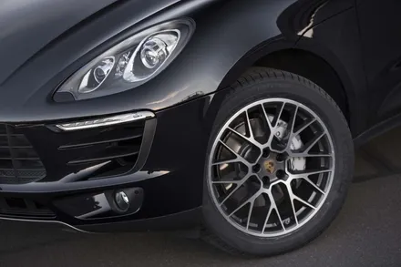 PORSCHE MACAN GTS DESIGN 19\