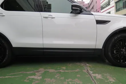 디스커버리5 전동식 사이드 스텝으로 효율 높은 튜닝을! / 서울 송파