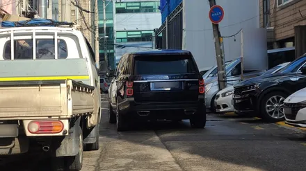 레인지로버 보그 신형개조 정품 헤드라이트, SVA 바디킷과 휠로 익스테리어를 컨버전하였습니다. / 서울 송파