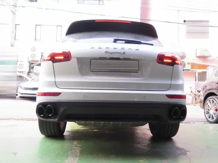 포르쉐 뉴 카이엔  블랙 머플러 팁 / 포르쉐 카이엔 터보 머플러 팁 블랙 / black version dual exhaust tips / 서울 송파