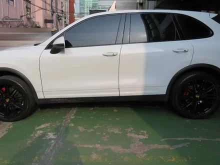 포르쉐 뉴 카이엔  블랙 머플러 팁 / 포르쉐 카이엔 터보 머플러 팁 블랙 / black version dual exhaust tips / 서울 송파
