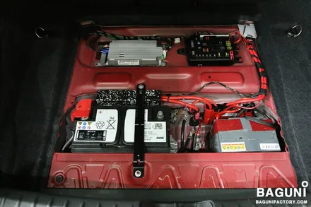 강렬한 레드컬러의 F20 118d 에 통풍시트 와 요추지지대 그리고 워크인 스위치 장착 및 수명이 끝난 납산보조배터리를 인산철 보조배터리로 업그레이드 하기