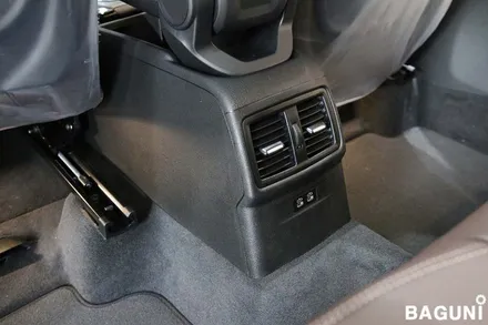 2022 출고 전 탁송차량 BMW X1 20i 뒷자리 디지털 열선시트 시공