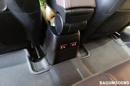 BMW 순수 전기차의 원조 i3 의 뒷자리 디지털 열선시트 시공과 순정형 DSP 앰프를 이용한 사운드 업그레이드 시공기