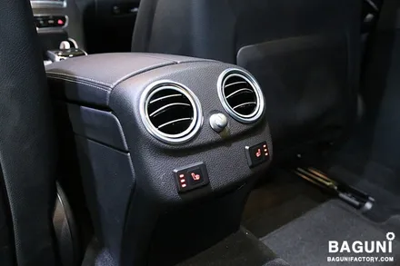 벤츠 C250D (순정 폴딩시트) 뒷자리 디지털 열선시트
