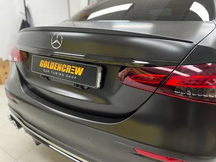 벤츠 E53 AMG 사틴블랙 전체랩핑_윈도우크롬딜리트_센터페시아카본랩핑_차량드레스업_사틴블랙랩핑_강서구랩핑_강서구PPF / 서울 강서구