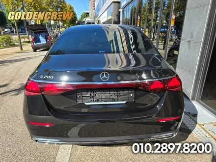 벤츠 w214 e200 출고전 유광블랙 전체랩핑 시공 / 서울 강서구 공항동