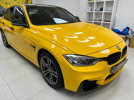 BMW 320d 전체랩핑 시공_다크옐로우랩핑_강서구랩핑_강서구ppf_차량드레스업_M범퍼랩핑 / 서울 강서구