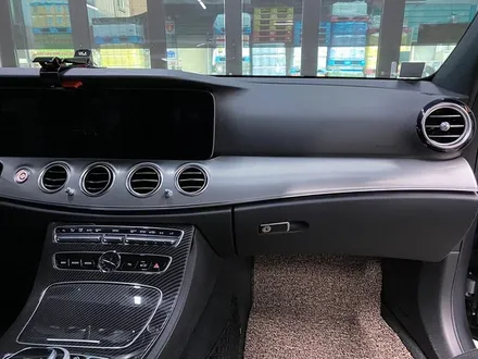 벤츠 E클래스 실내랩핑!_벤츠랩핑_BMW랩핑_아우디랩핑_포르쉐랩핑_강서랩핑_전체랩핑_PPF / 서울 강서구
