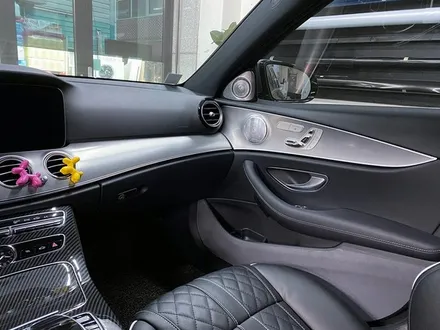 벤츠 E클래스 실내랩핑!_벤츠랩핑_BMW랩핑_아우디랩핑_포르쉐랩핑_강서랩핑_전체랩핑_PPF / 서울 강서구