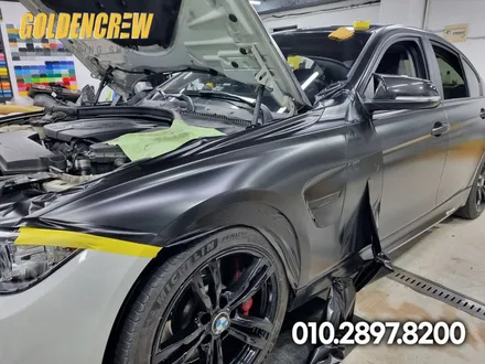 BMW 3시리즈 보험 사고수리 사틴블랙으로 시공한 부분랩핑 / 서울 강서구