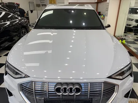 전기차 아우디 이트론 글라스틴트 선셋 썬팅
