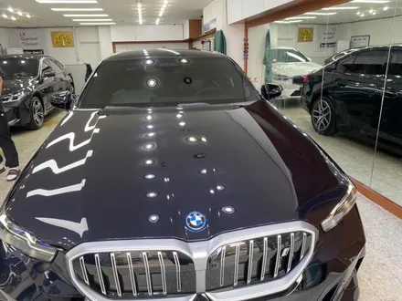 신형 BMW i5 후퍼옵틱 클래식 썬팅 < 인천 / 부천 썬팅 전문점 >