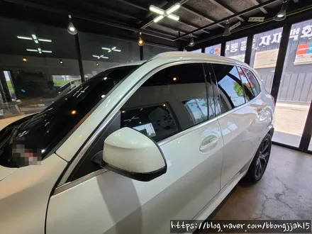 포항 경주 BMW X5 그릴교체 및 윈도우몰딩 블랙유광 부분랩핑 머플러팁교체 사이드미러 랩핑으로 외관의 스포티함을 올리다 / 포항, 경주