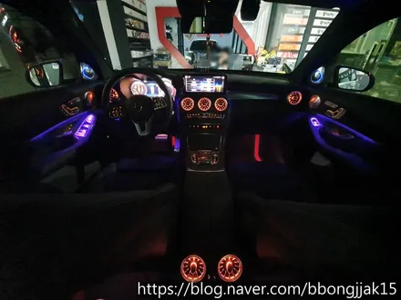 포항 경주 벤츠 2020년 GLC 송풍구 엠비언트 라이트 및 부메스터 AMG그릴 이식으로 내외 관을 업그레이드 하다 / 포항, 경주