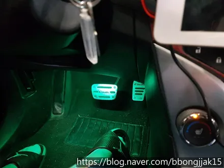 크루즈 RGB 풀컬러 풋등작업으로 원하는대로 풋등 색상을 변화시키다 / 포항 엠비언트라이트 신차검수 썬팅 / 포항, 경주