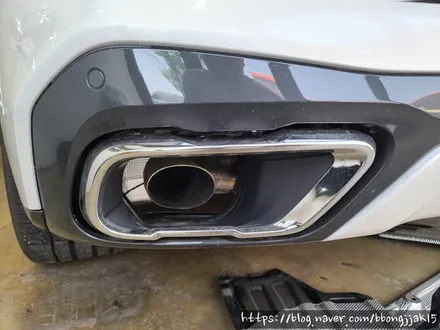 포항 경주 BMW X5 그릴교체 및 윈도우몰딩 블랙유광 부분랩핑 머플러팁교체 사이드미러 랩핑으로 외관의 스포티함을 올리다 / 포항, 경주