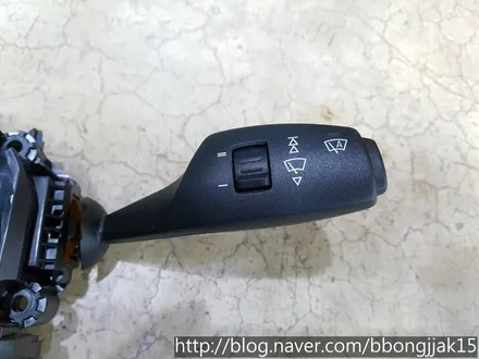 BMW 3시리즈 일반 핸들에서 M패키지 핸들 및 코딩 이식 시공사례후기 포항 경주 울산 울진 영덕 신차검수 언더코팅 썬팅 루프스킨 파워LED 안개등 전조등 / 포항, 경주