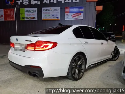 BMW M550D 사이드 데칼이식으로 스포티함을 플러스하다 / 포항 순정옵션 부분 전체 랩핑 / 포항, 경주