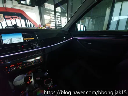 포항 BMW 5시리즈 엠비언트 라이트로 실내 분위기를 업그레이드 하다 / 포항, 경주