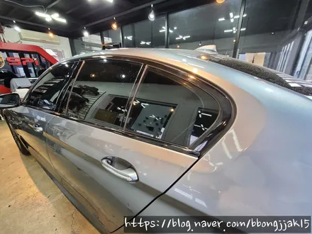 포항 경주 BMW 5시리즈 G30 크롬몰딩 및 그릴 부분랩핑으로 스포티함을 더하다 / 포항, 경주