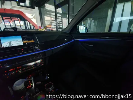 포항 BMW 5시리즈 엠비언트 라이트로 실내 분위기를 업그레이드 하다 / 포항, 경주