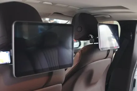 벤츠 CLS 300D - 안드로이드 리어모니터 / 후석모니터 시공 / 대전 서구, 세종, 청주