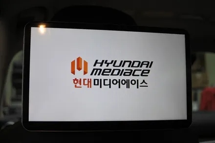 벤츠 CLS 300D - 안드로이드 리어모니터 / 후석모니터 시공 / 대전 서구, 세종, 청주