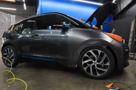 인천랩핑 BMW i3 전체랩핑과 본넷PPF시공으로 포인트 살아있네 / 인천, 부평, 부천