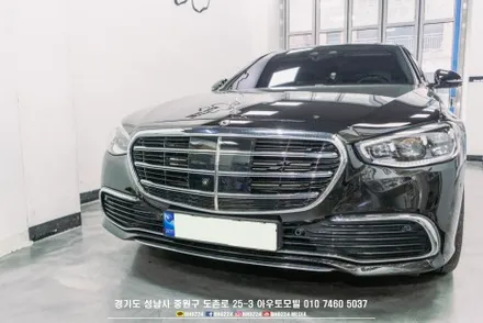 성남 수입차 블랙박스 보조배터리 벤츠 W223 신형 S 클래스에 주차 충격 바로 아는 아이나비 qxd1+커넥티드 프로 시공하기 / 벤츠 / S-클래스 W223 / 성남 판교 중원구