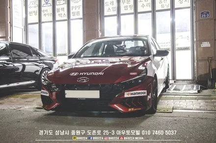 택랩 피치블랙카본 성남랩핑 BMW F87 M2 차량에 루프 그릴시공 / 성남,분당,판교