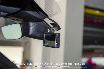 랜드로버 디스커버리 D5 파인뷰 2채널블랙박스 장착 성남아우토모빌 / 성남,분당,판교