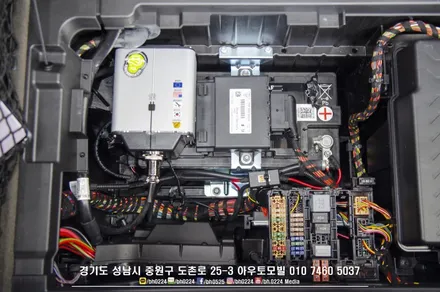 포르쉐 파나메라 성남 아우토모빌에서 2ch블랙박스, 보조배터리 장착으로 밤샘촬영 걱정없어요 / 성남,분당,판교