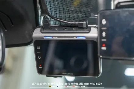 bmw g23 4시리즈 컨버터블 블랙박스 아이나비 qxd1 아크릴 윈드 디플렉터 장착 / 성남시 중원구 도촌동