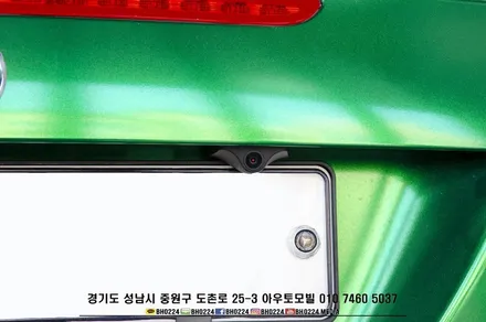 벤츠 SL400 컨버터블 룸미러 블랙박스 보조배터리 장착으로 상시녹화는 물론 후방카메라 역할까지! / 성남,분당,판교