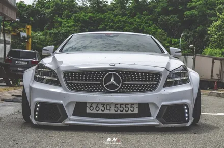 벤츠 w218 cls 잡디자인 바디킷 오버휀더 세이뷰 룸미러 블랙박스 장착 성남 아우토모빌 / 성남,분당,판교