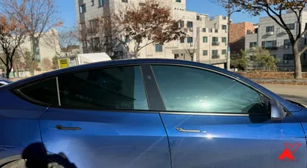 테슬라 모델Y RWD 출고한달만에 고급썬팅 뜯어버린..ㅠ / 화성시 남양읍