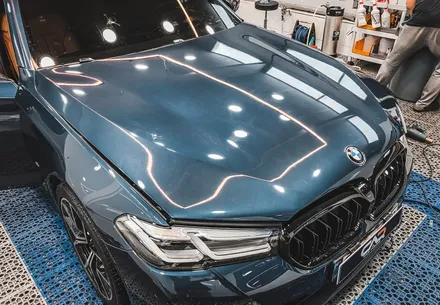 BMW 520i 본넷, 라이트, 실내
