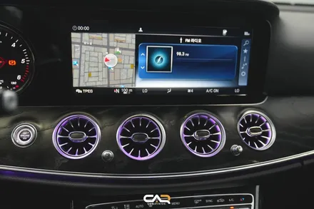 벤츠 E220d (W213) 4D 부메스터 및 엠비언트 송풍구로 실내 분위기 전환하기 ! - 대구 카인사이드