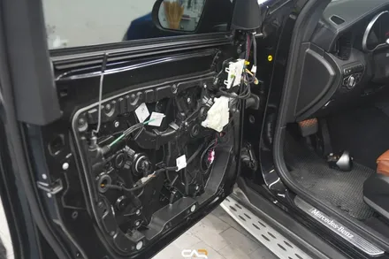 벤츠 GLC220d (C253) 64색 송풍구 엠비언트와 순정 트위터 추가 작업 ! - 대구 카인사이드