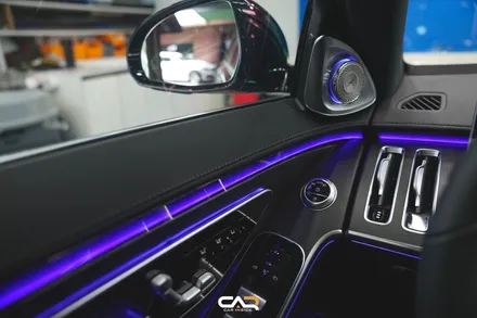 벤츠 S450 (W223) 4D 부메스터 전동트위터 및 액티브 엠비언트로 우아한 실내 만들기 ! - 대구 카인사이드
