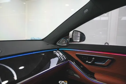 벤츠 S500 (W223) 4D 부메스터 전동트위터 및 액티브 엠비언트 라이트 시공으로 아름다운 실내 만들기 ! - 대구 카인사이드