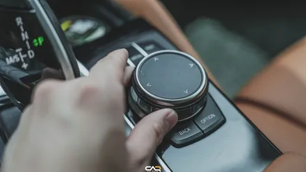 BMW 5시리즈 순정 어라운드뷰 설치작업! 옵션이 없으면 채워 넣으면 됩니다. - 대구 카인 사이드