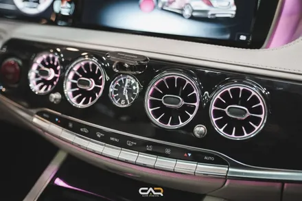 송풍구 엠비언트 라이트 튜닝으로 신형 벤츠의 실내처럼 바뀌게 된 W222 S63AMG ! - 대구 카인사이드