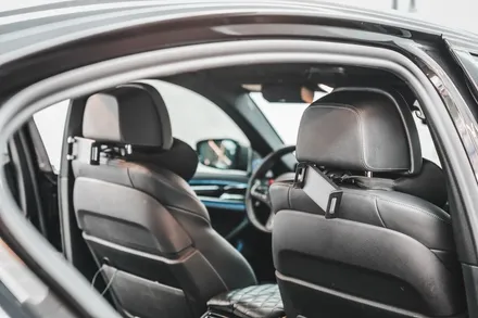 BMW 5시리즈 530e 프론트 립, 실내 2열 (후석) 안드로이드 모니터 시공으로 생활 편의 튜닝 - 대구 수성구 카인사이드