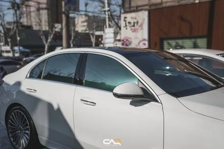 벤츠 신형 C클래스 글라스틴트 선셋 윈도 틴팅 시공을 통해 고급스런 느낌 주기 ! - 대구 카인사이드