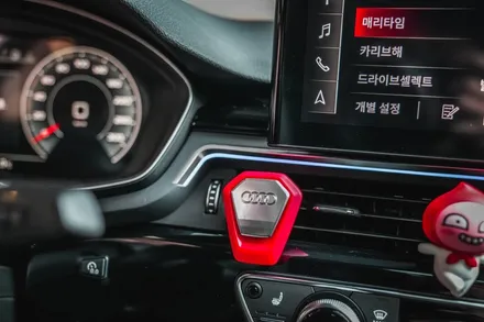 아우디 A5 스포트백 대시보드 엠비언트 라인 순정 연동 추가 생성 - 대구 수성구 CAR INSIDE