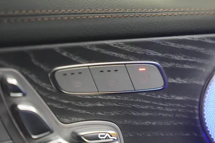 벤츠 E350 (W213) 4D 부메스터 전동트위터 및 엠비언트, R버튼 시공으로 더욱 완벽하게 ! - 대구 카인사이드