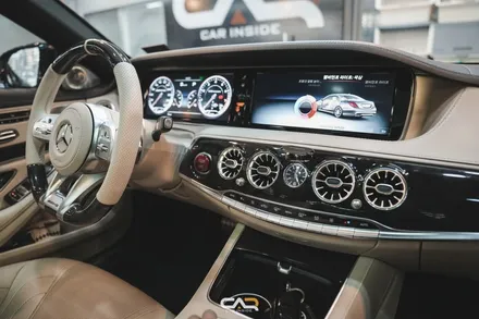 송풍구 엠비언트 라이트 튜닝으로 신형 벤츠의 실내처럼 바뀌게 된 W222 S63AMG ! - 대구 카인사이드