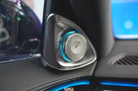 벤츠 S500 (W223) 4D 부메스터 및 액티브 엠비언트 라이트 시공으로 밤운전을 즐겁게 ! - 대구 카인사이드